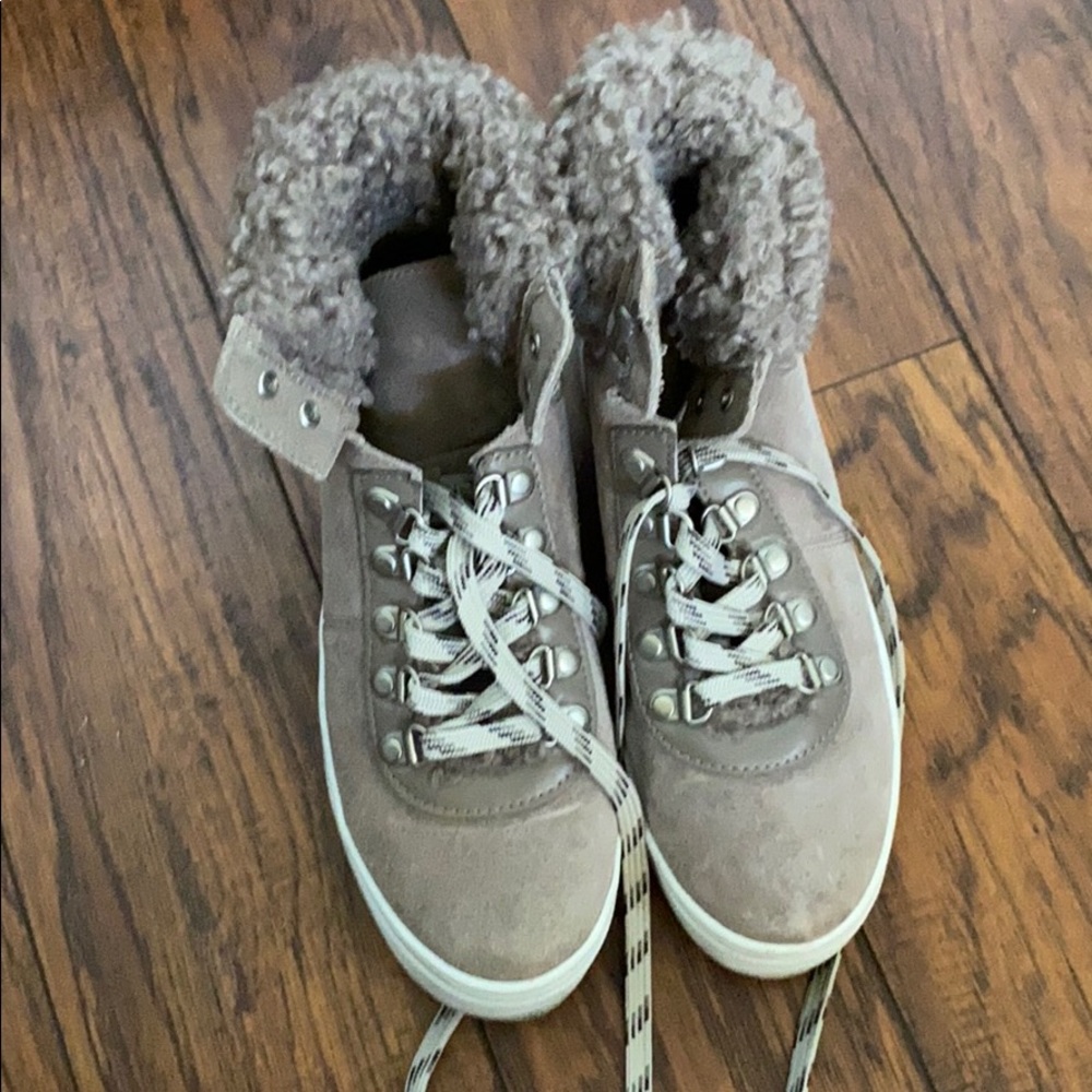 Sam Edelman lace up sneaker